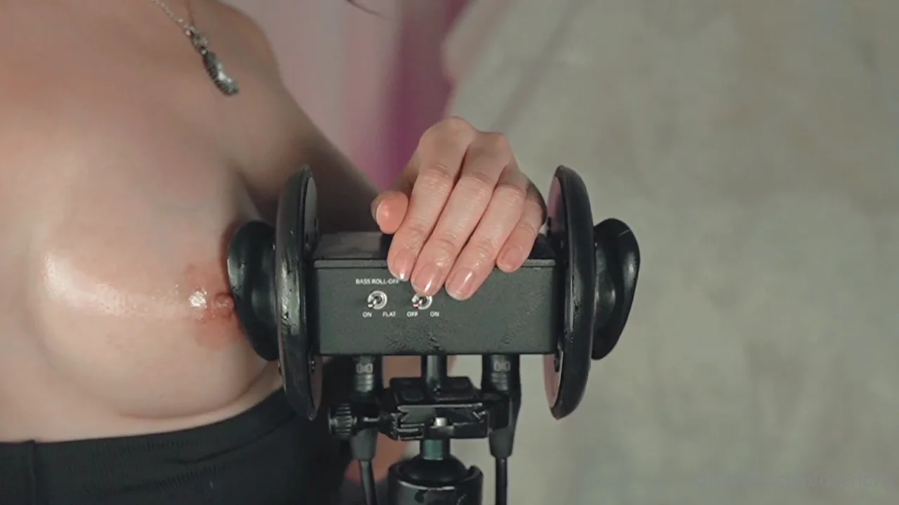 【Deer Long】浪叫ASMR二合一 来感受抹油后的乳头在耳边摩擦的感觉